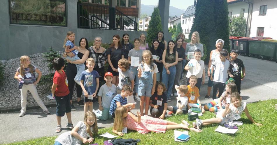 Besuch bei den Drogistinnen in der Berufsschule